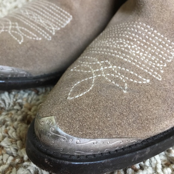 Golden Goose Young Suede Boot - Picture 3 of 7